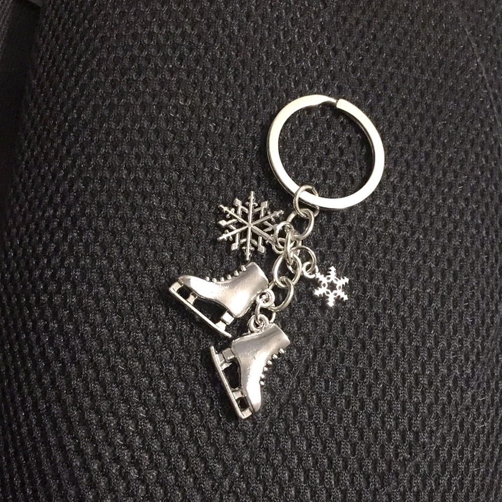 🍏50% OFF/3+...Ice Skates Keychain